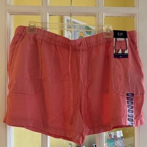 Gap NWT Women's Coral Athletic Shorts
